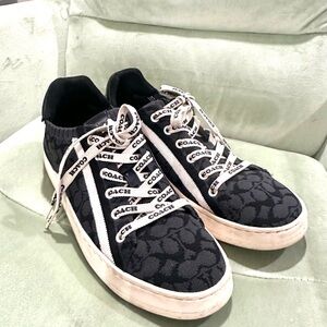 Woman coach sneakers size 7.5
